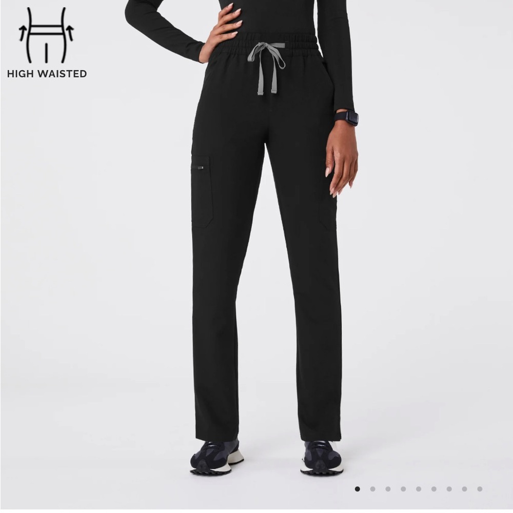 High Waisted Dowa Scrub Pants Medium Tall. (NEW)!
